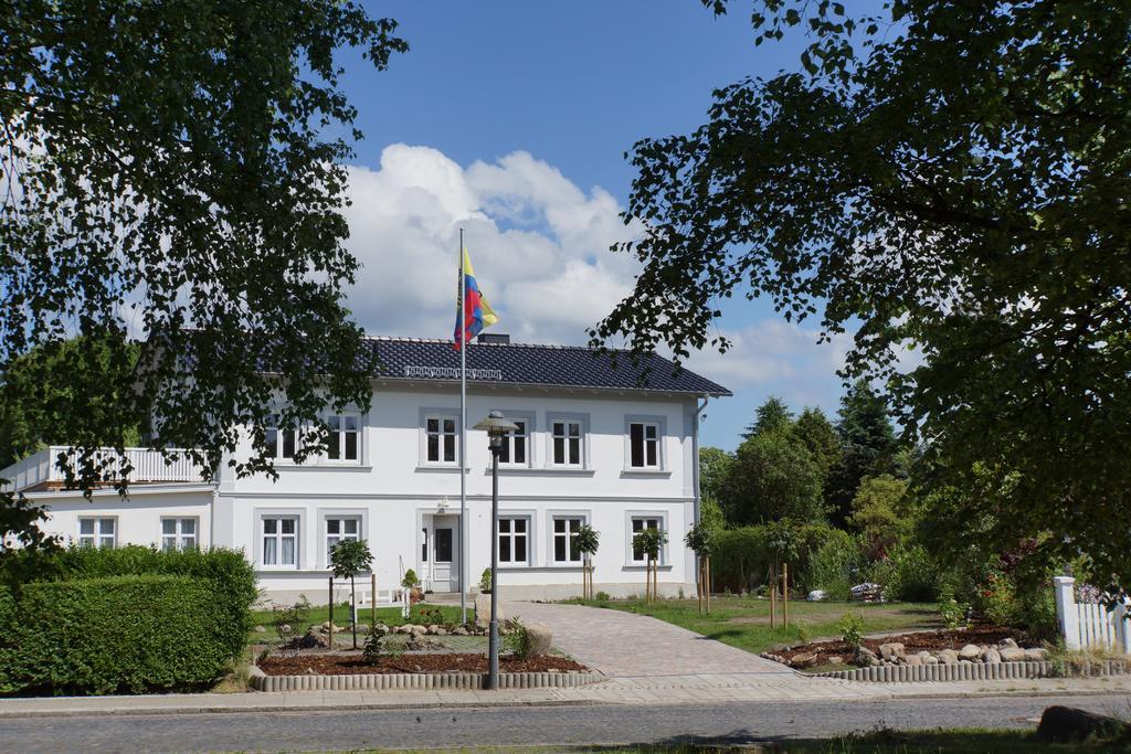 Haus Buddenbrock Auf Ruegen Wiek auf Rügen Exteriör bild
